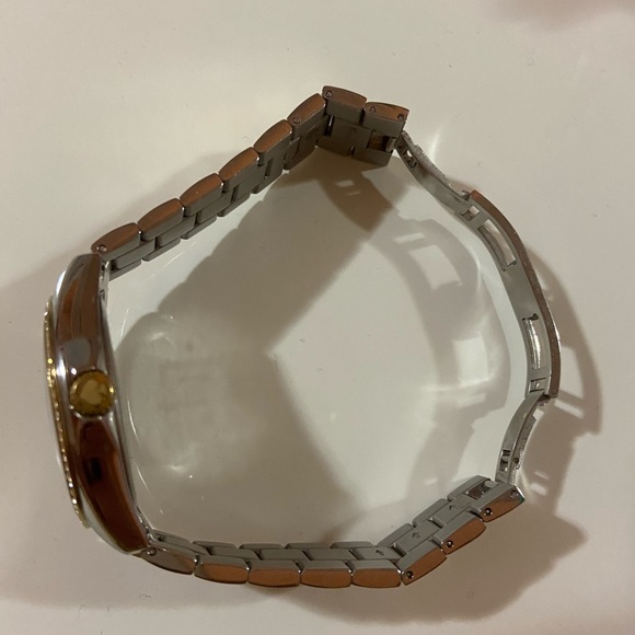 Kate Spade 2 toned stainless steel women’s watch - Picture 4 of 5